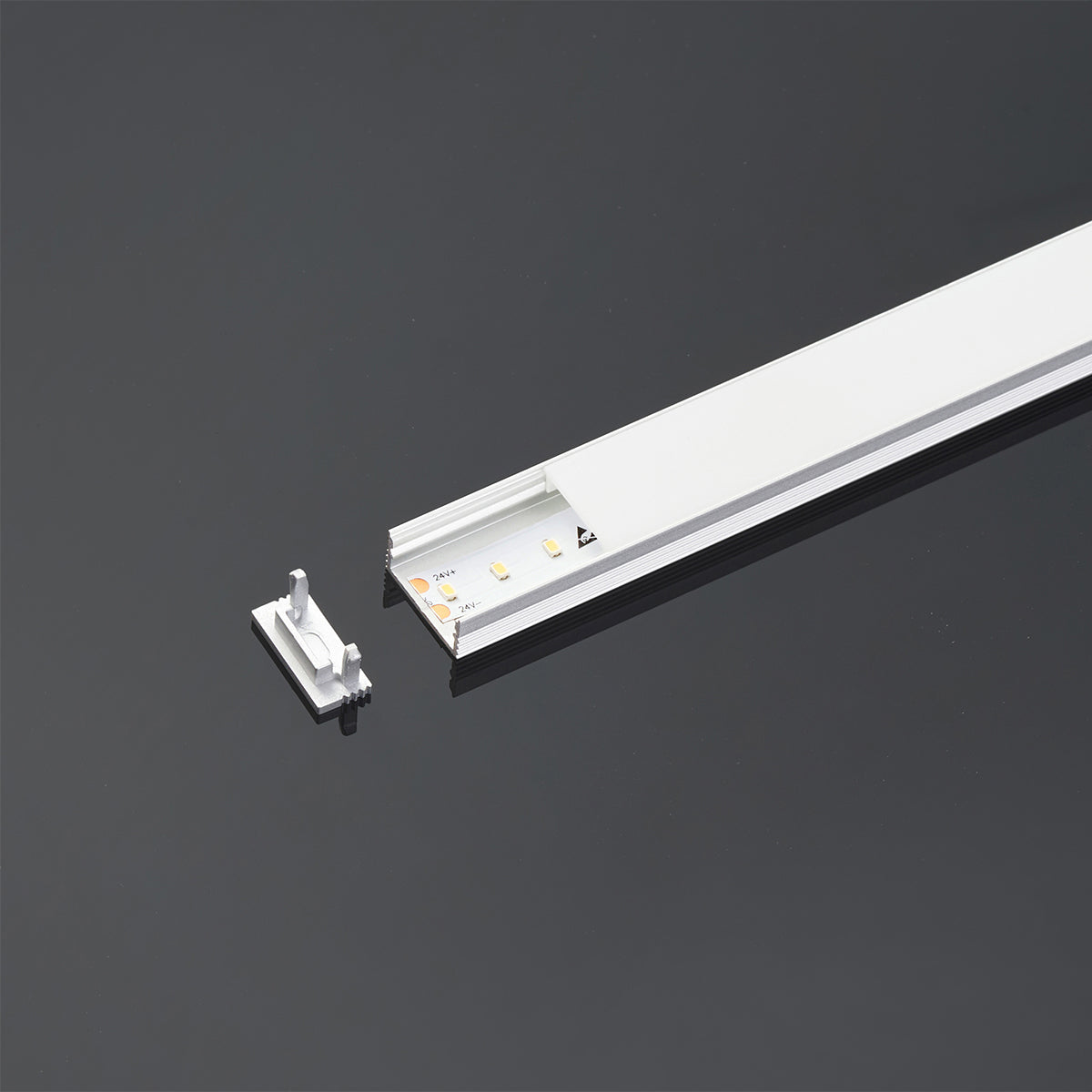 Pinta-asennettavat LED-alumiiniprofiilit