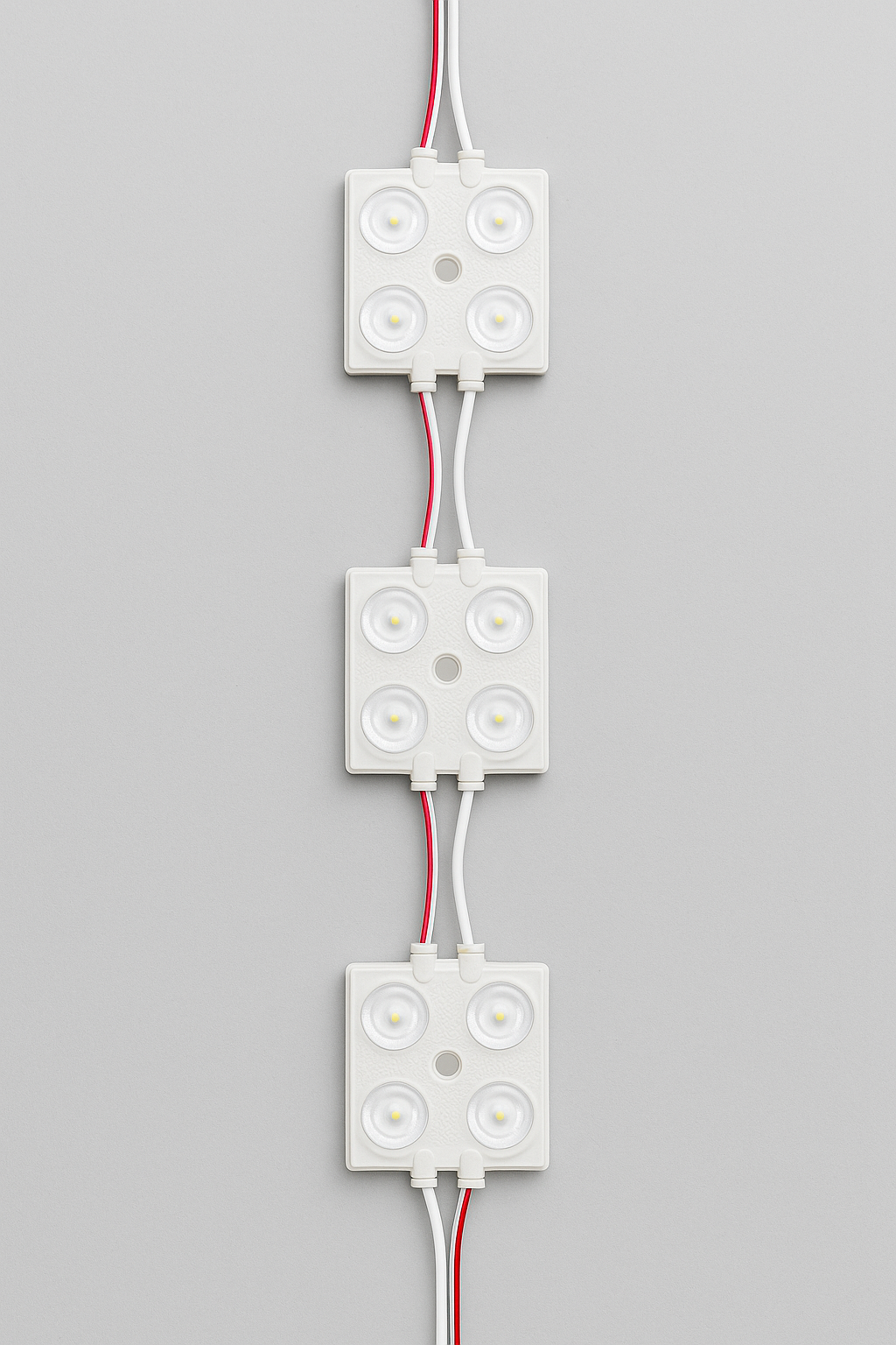 LED-moduulit valomainoksiin ja logovaloihin – 12 V ja 24 V ketjutetut taustavalot ammattilaisille, korkea hyötysuhde ja IP65–IP68-suojaus – LumiSolutions.