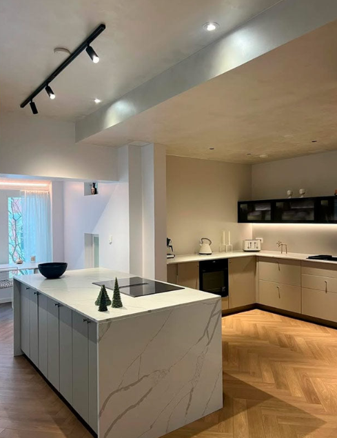 Himmennettävät LED-teholähteet DALI- ja Triac-ohjauksella keittiössä – 12V, 24V ja 9–54V virtalähteet ammattikäyttöön.