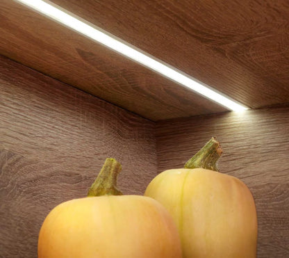 upotettava-led-alumiinilista-kaapin-sisalla-min